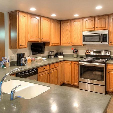 Sierra Springs Villa Оукхърст Екстериор снимка